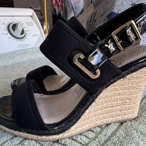 Dana Buchman Black and Tan Wedge Sandals